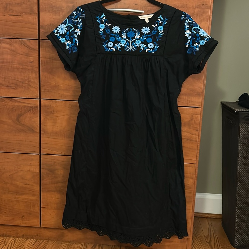 REBECCA TAYLOR Black with Floral Embroidery Short sleeve Dress Size 4
